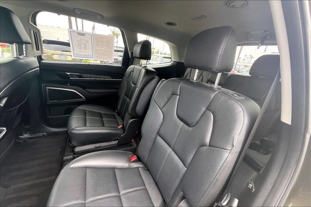 Used 2024 Kia Telluride EX w/ EX Captain's Chair Package FWD image 15