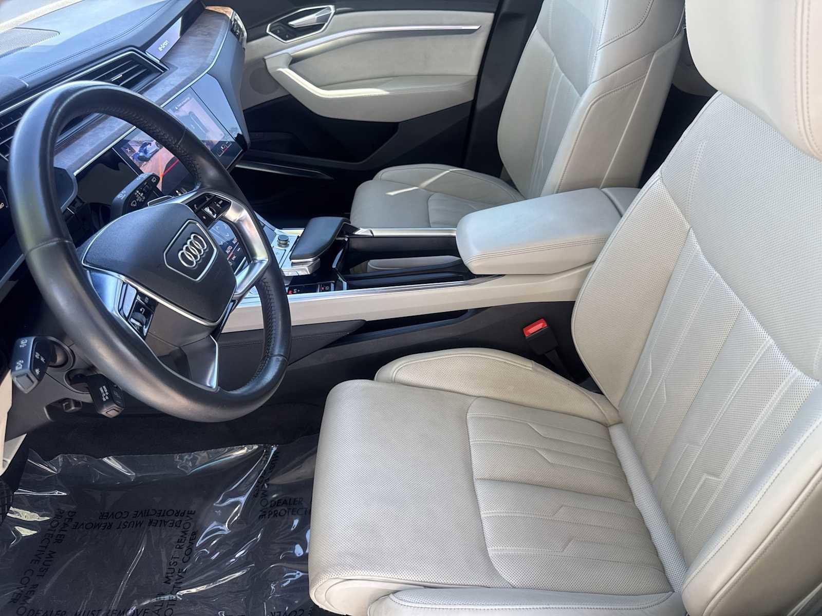 Used 2019 Audi e-tron Prestige w/ Prestige Package AWD/4WD image 15