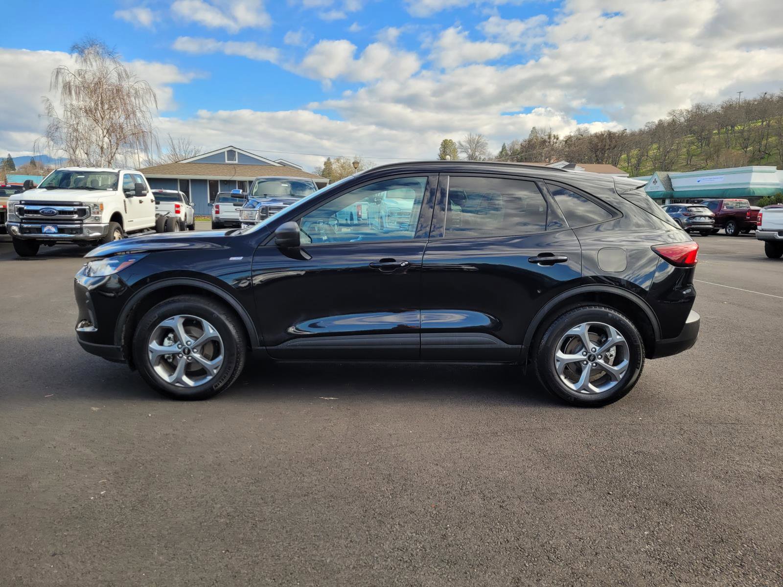 Used 2025 Ford Escape ST-Line AWD/4WD image 8