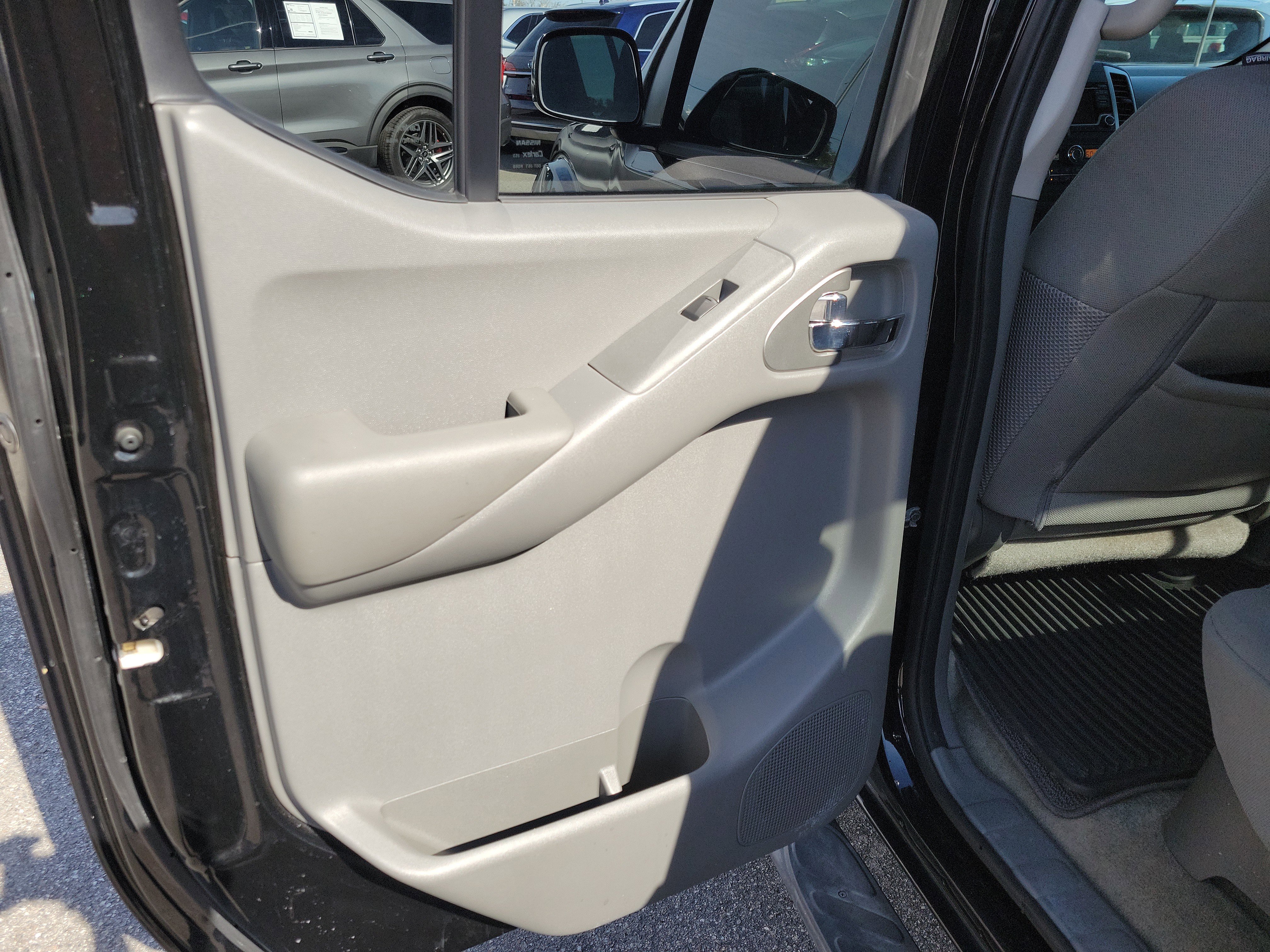 Used 2018 Nissan Frontier SV w/ Value Truck Package image 23