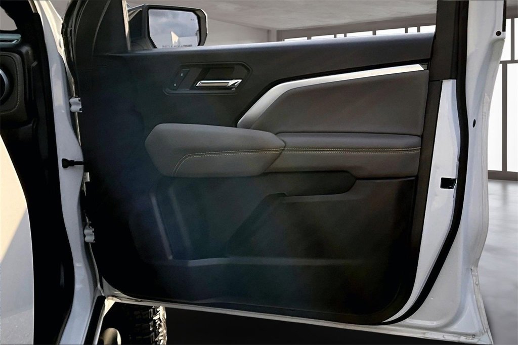 Used 2024 Chevrolet Colorado ZR2 w/ ZR2 Convenience Package III image 25