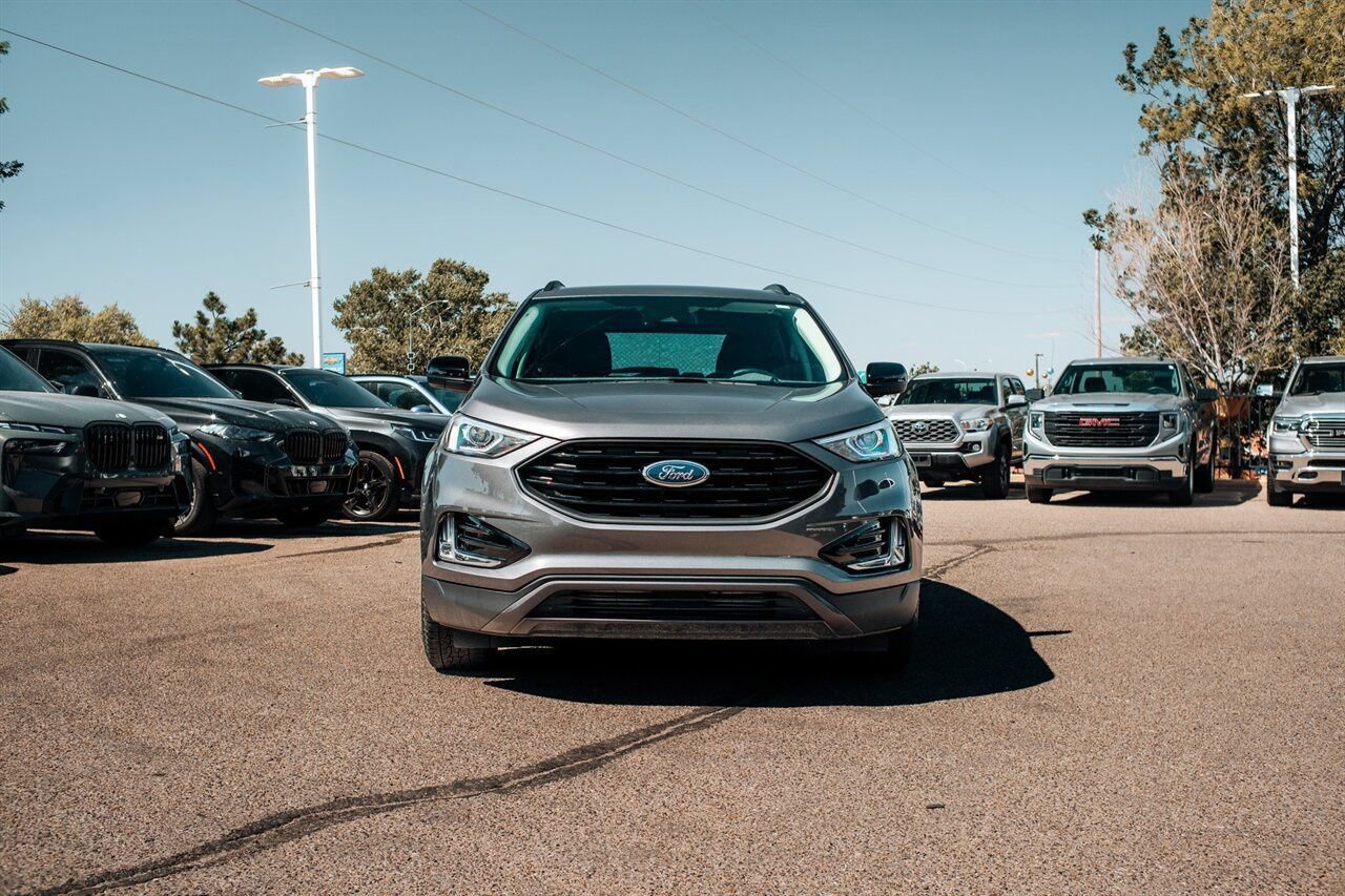 Used 2022 Ford Edge SEL w/ Sport Appearance Package AWD/4WD image 2