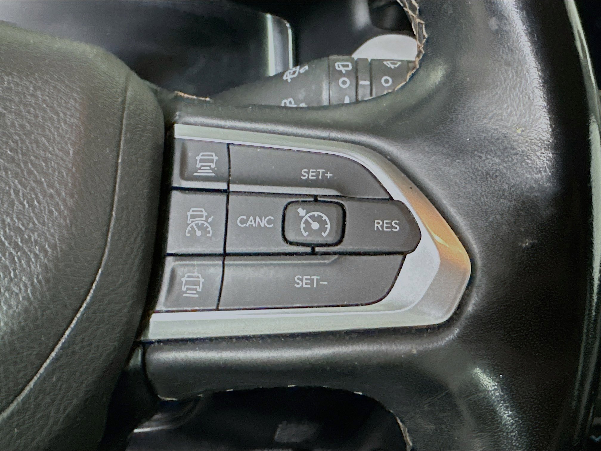 Used 2022 Jeep Compass Limited w/ Elite Group image 17