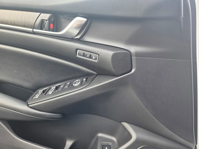 Used 2018 Honda Accord Sport image 14