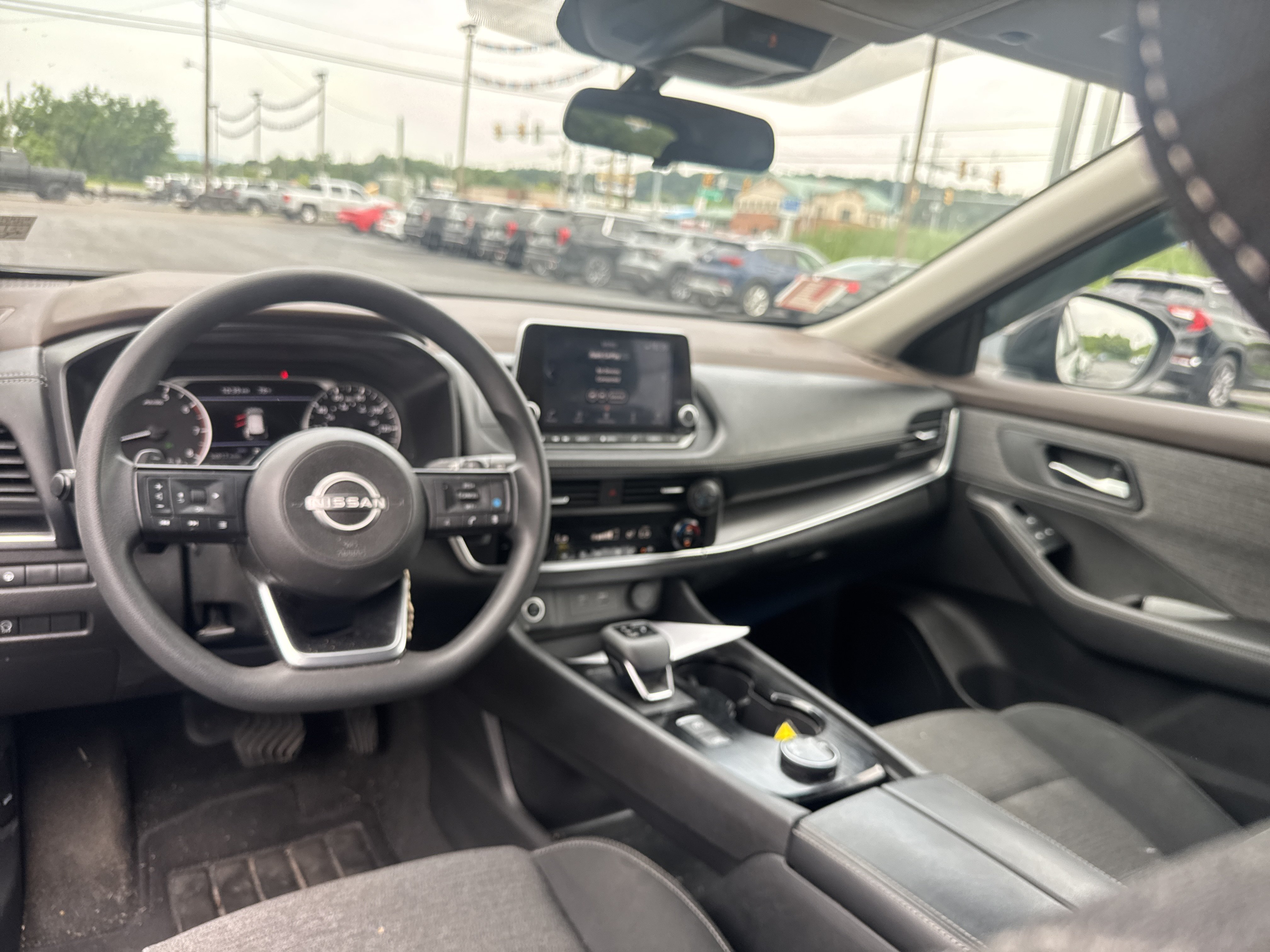 Used 2023 Nissan Rogue SV AWD/4WD image 14
