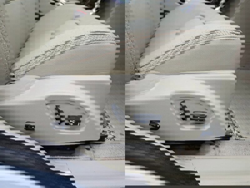 Used 2015 Volvo XC70 T6 Platinum w/ Protection Package image 36