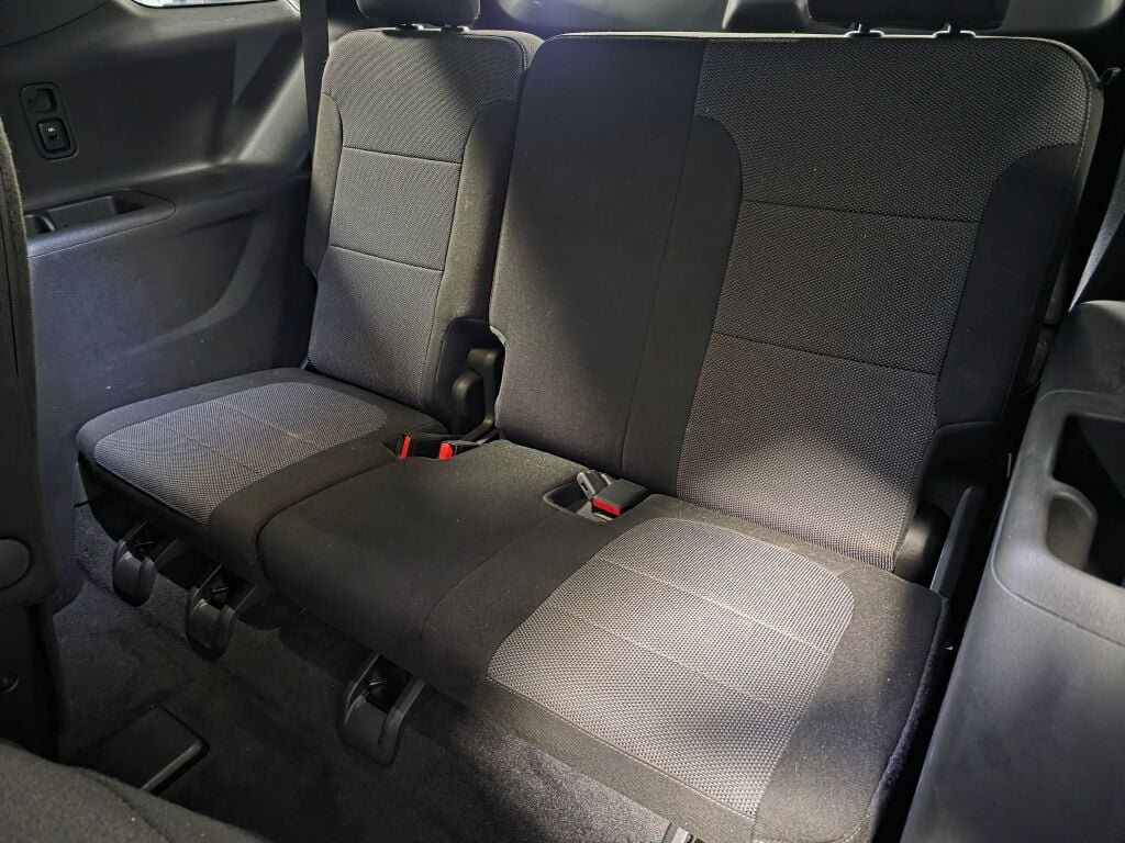 Used 2022 Chevrolet Traverse LT FWD image 11