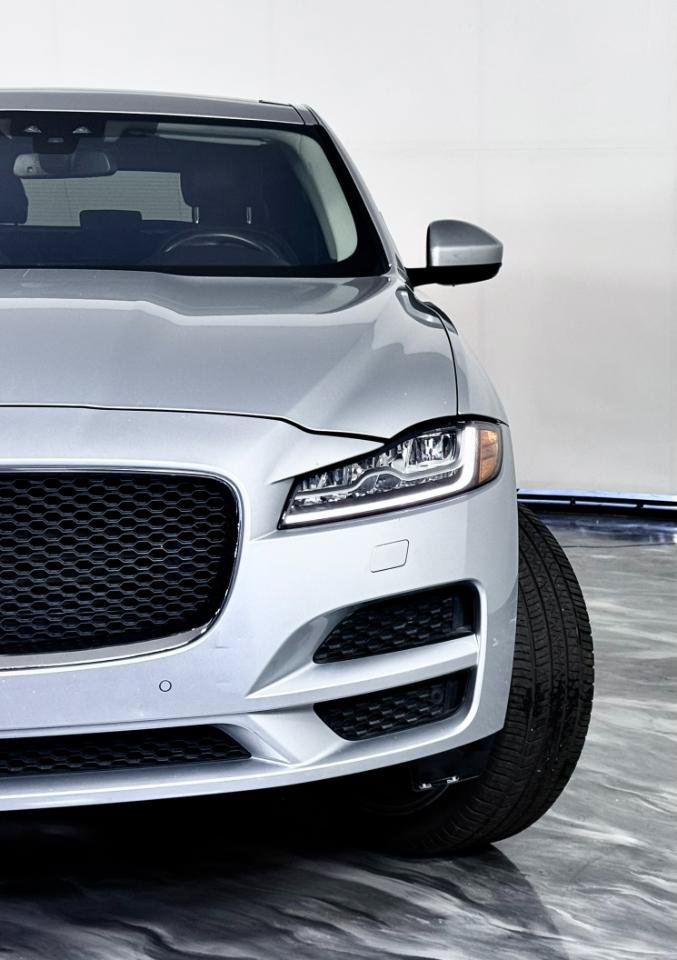 Used 2017 Jaguar F-PACE Prestige AWD/4WD image 6