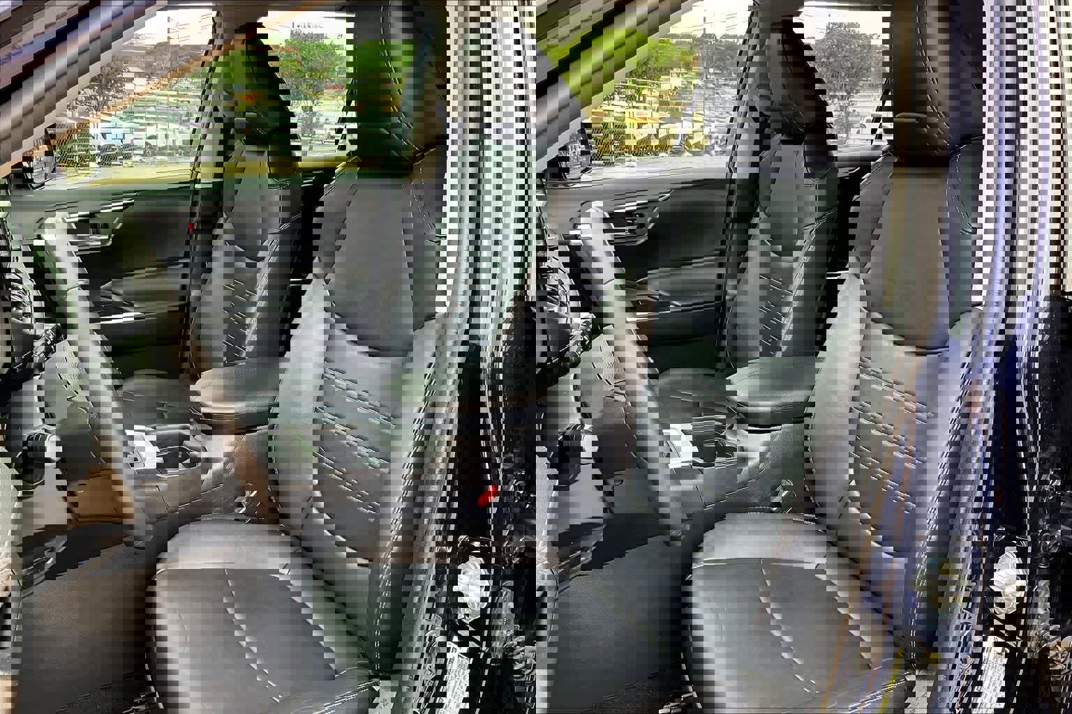 Used 2020 Toyota RAV4 XLE Premium image 11