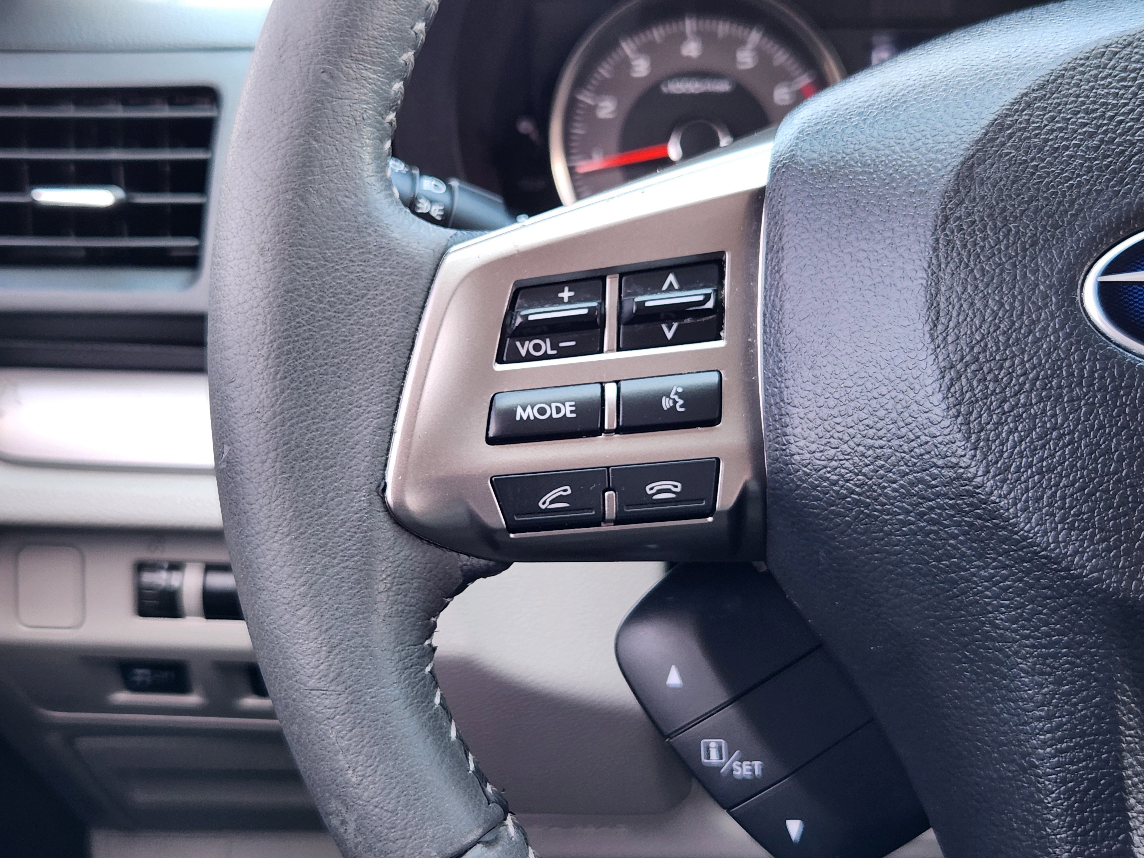 Used 2015 Subaru Forester 2.5i Limited AWD/4WD image 17