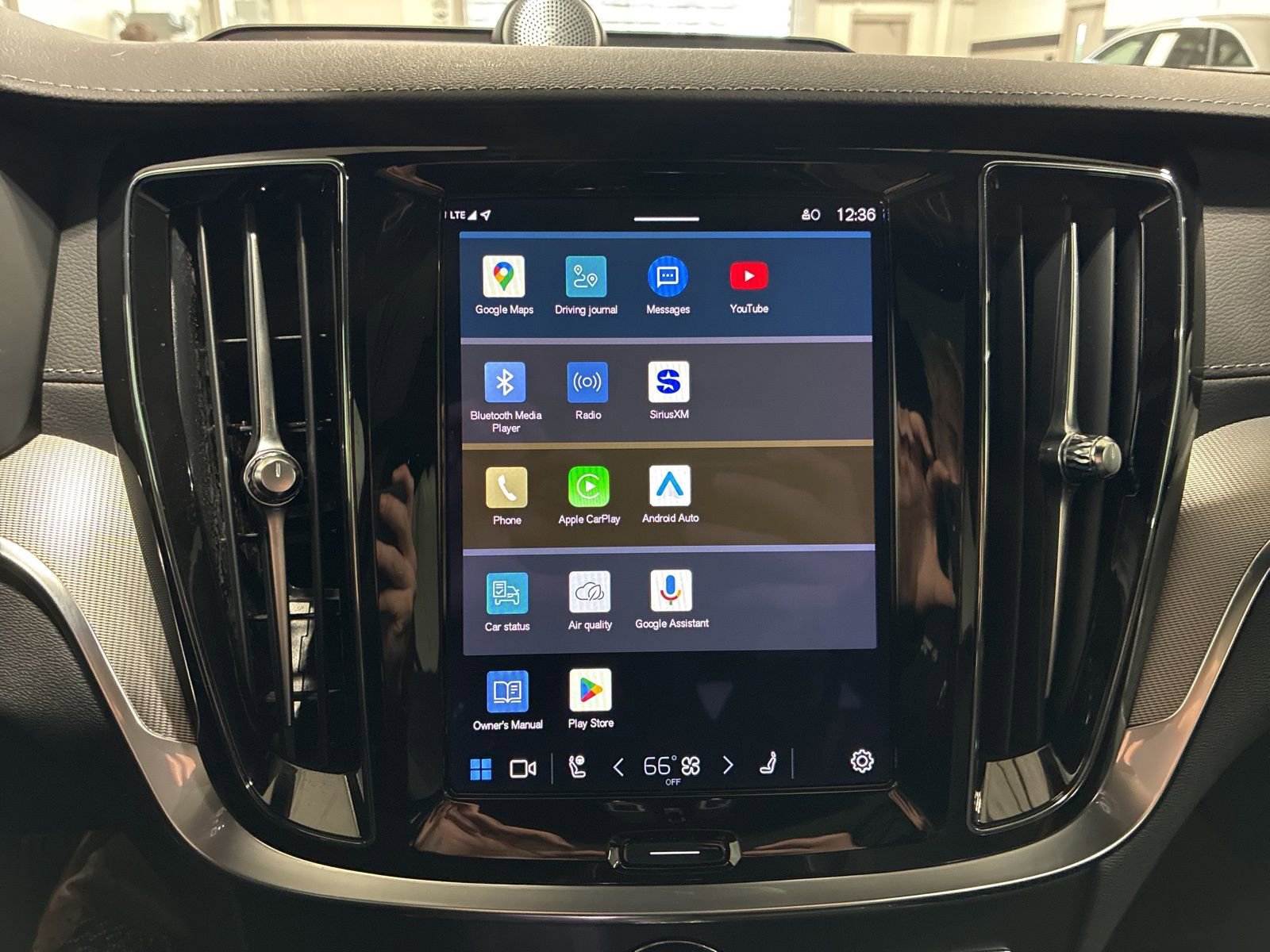 Used 2024 Volvo V60 T8 Polestar image 18