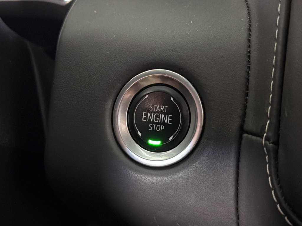 Used 2024 GMC Yukon XL Denali Ultimate AWD/4WD image 6
