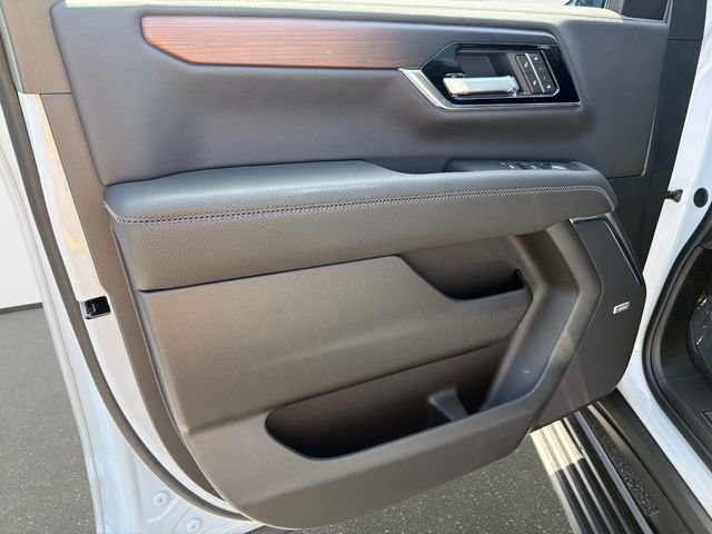 New 2026 GMC Yukon XL Denali w/ Denali Reserve Package AWD/4WD image 17