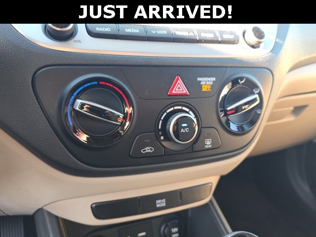 Certified 2022 Hyundai Accent SE image 13