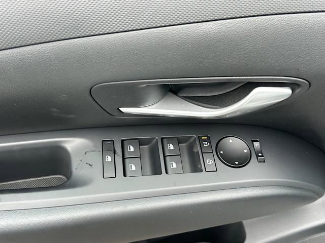 New 2026 Hyundai Tucson SE image 9