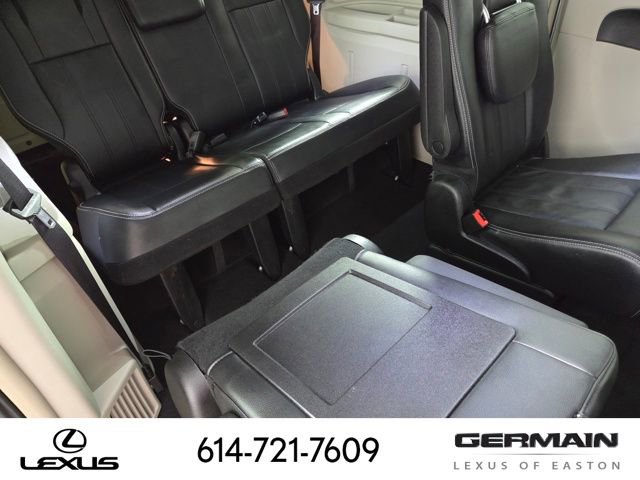 Used 2016 Chrysler Town & Country Touring w/ Driver Convenience Group FWD image 22