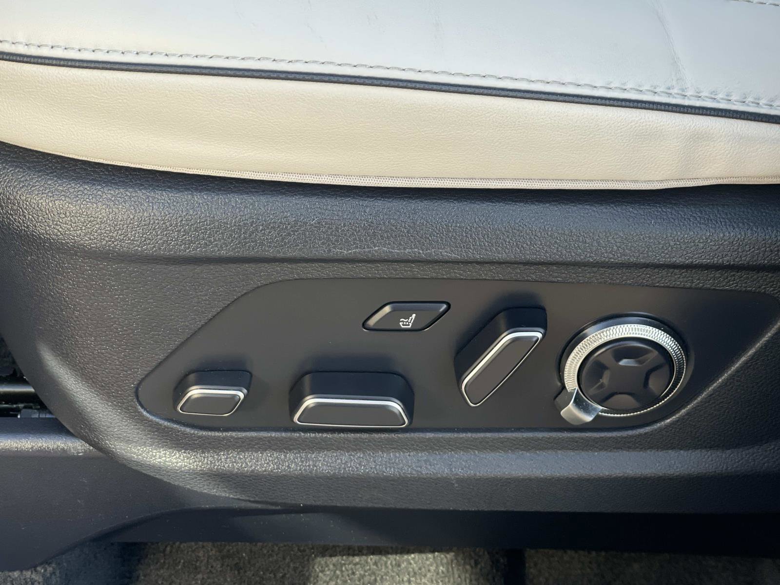 Used 2023 Hyundai Palisade Calligraphy image 21