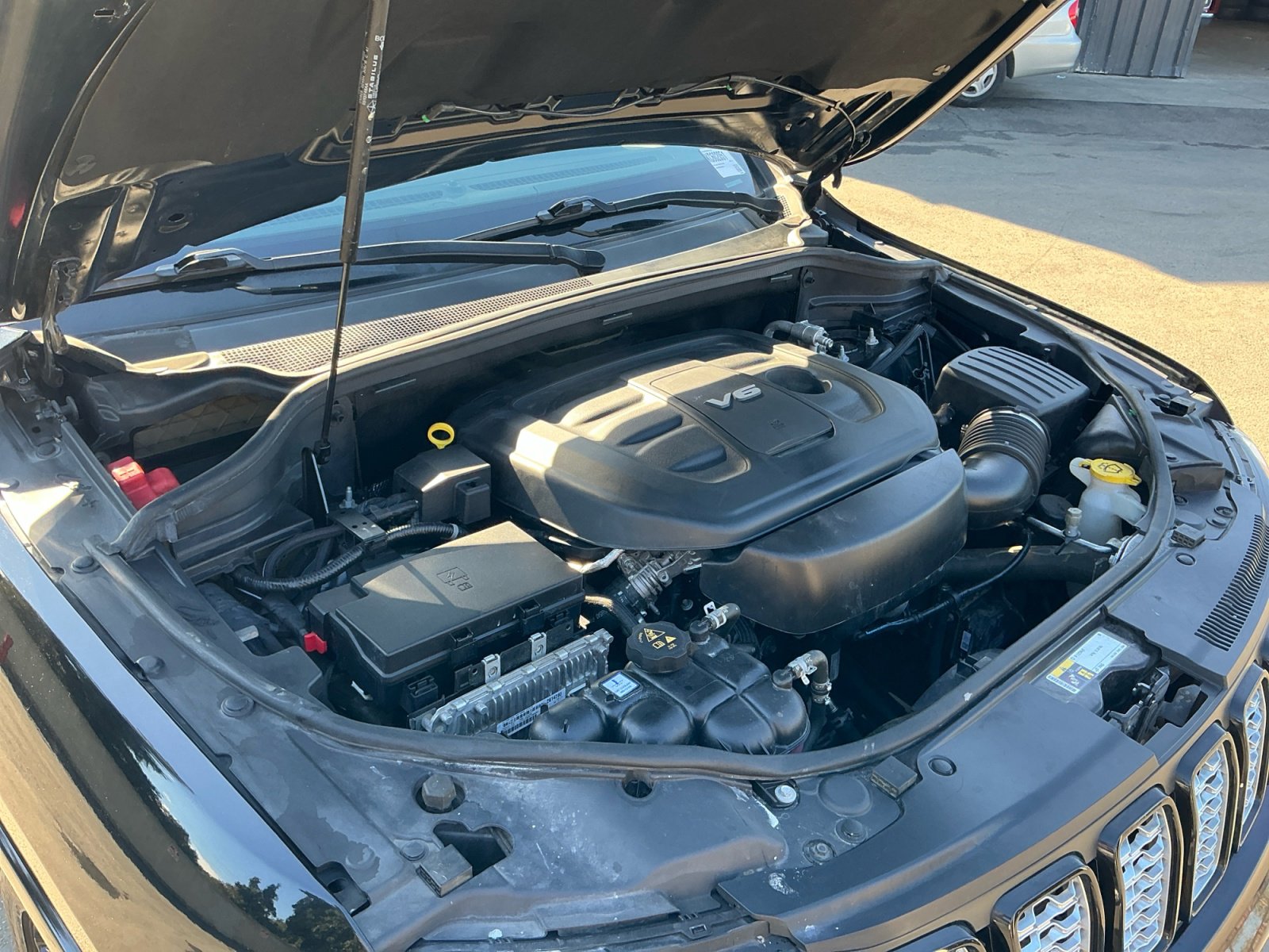 Used 2019 Jeep Grand Cherokee Altitude image 22