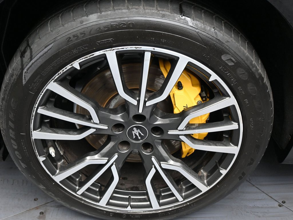 Used 2023 Maserati Grecale Modena image 43