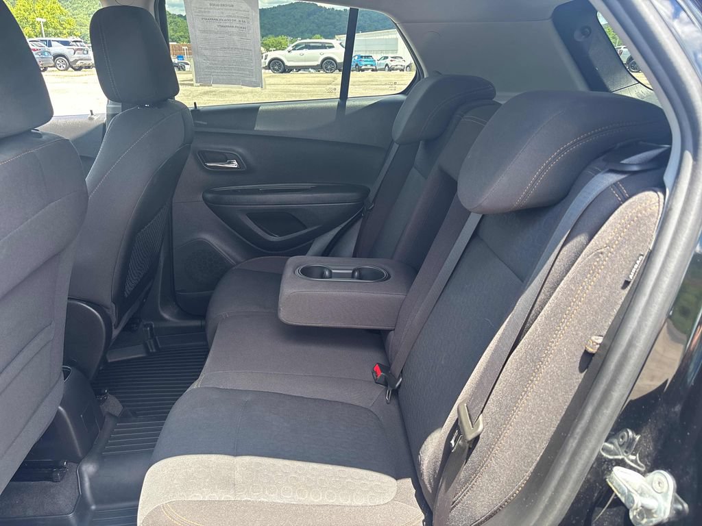 Used 2019 Chevrolet Trax LS w/ Tint and Cruise Package AWD/4WD image 22