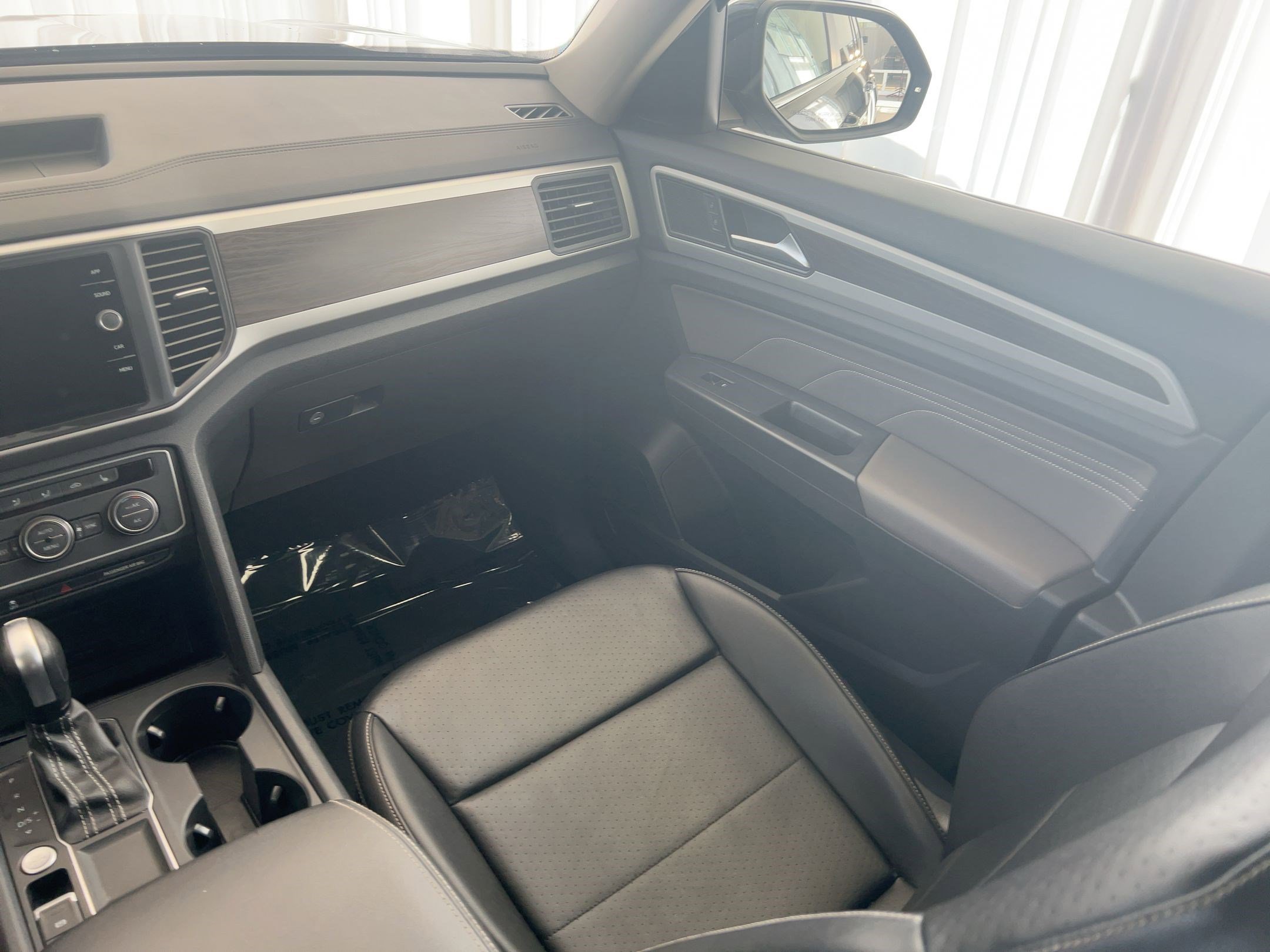 Used 2021 Volkswagen Atlas SE image 29