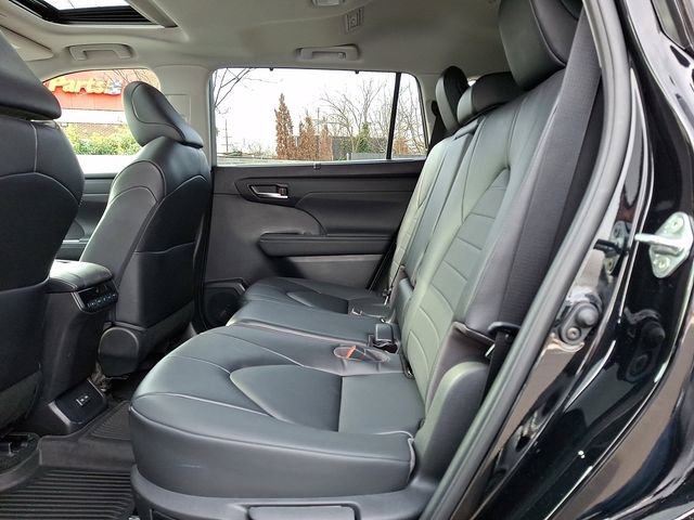 Used 2023 Toyota Highlander XLE image 10