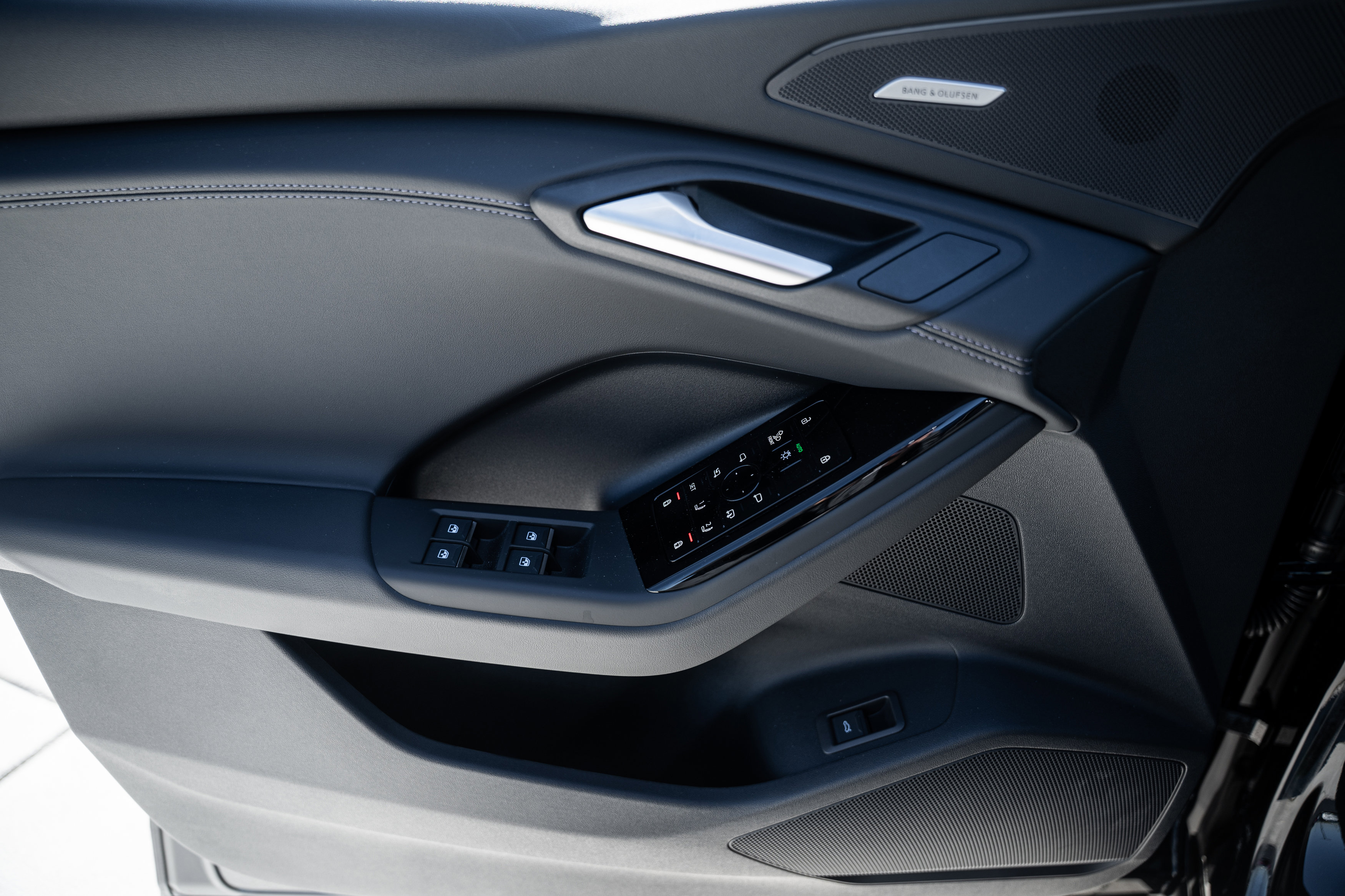 New 2025 Audi Q6 e-tron Premium Plus image 17