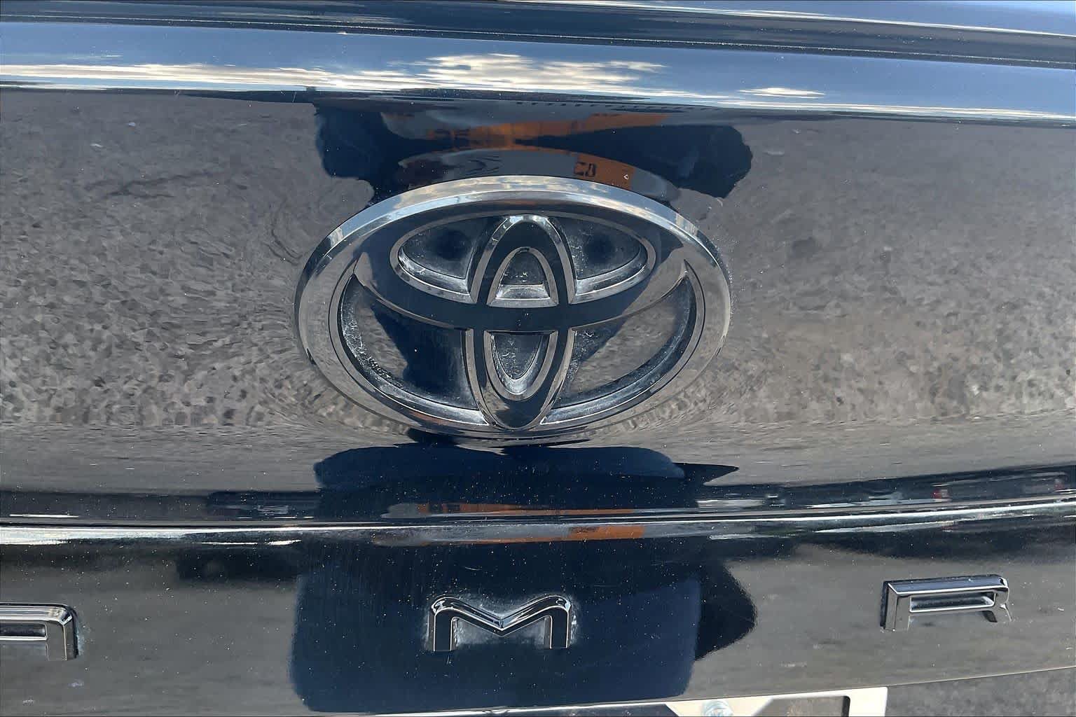 Used 2025 Toyota Camry XSE FWD image 30