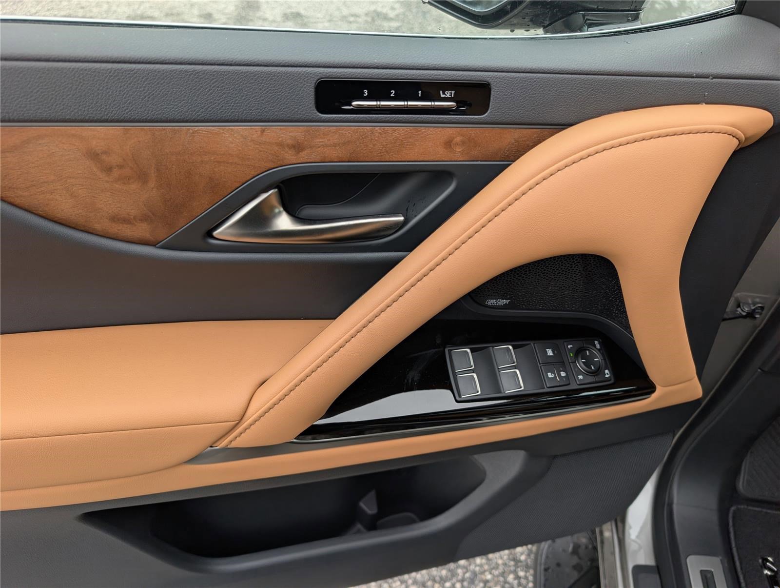 New 2026 Lexus LX 700h Luxury image 18