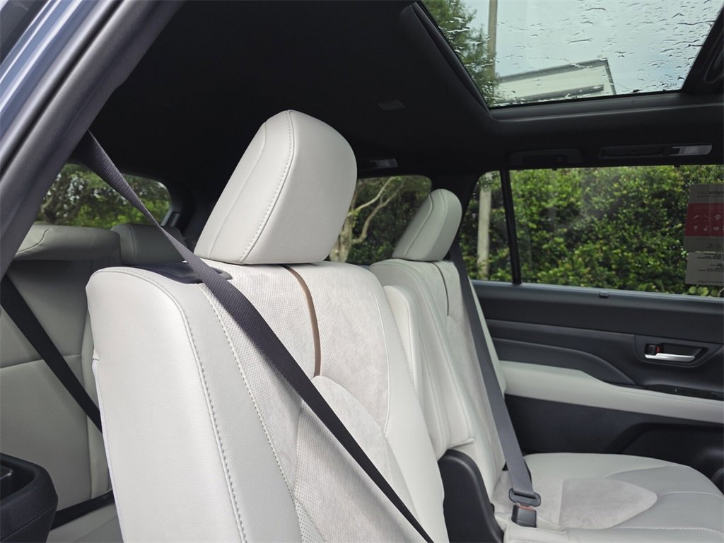 New 2026 Toyota Grand Highlander AWD Hybrid image 18