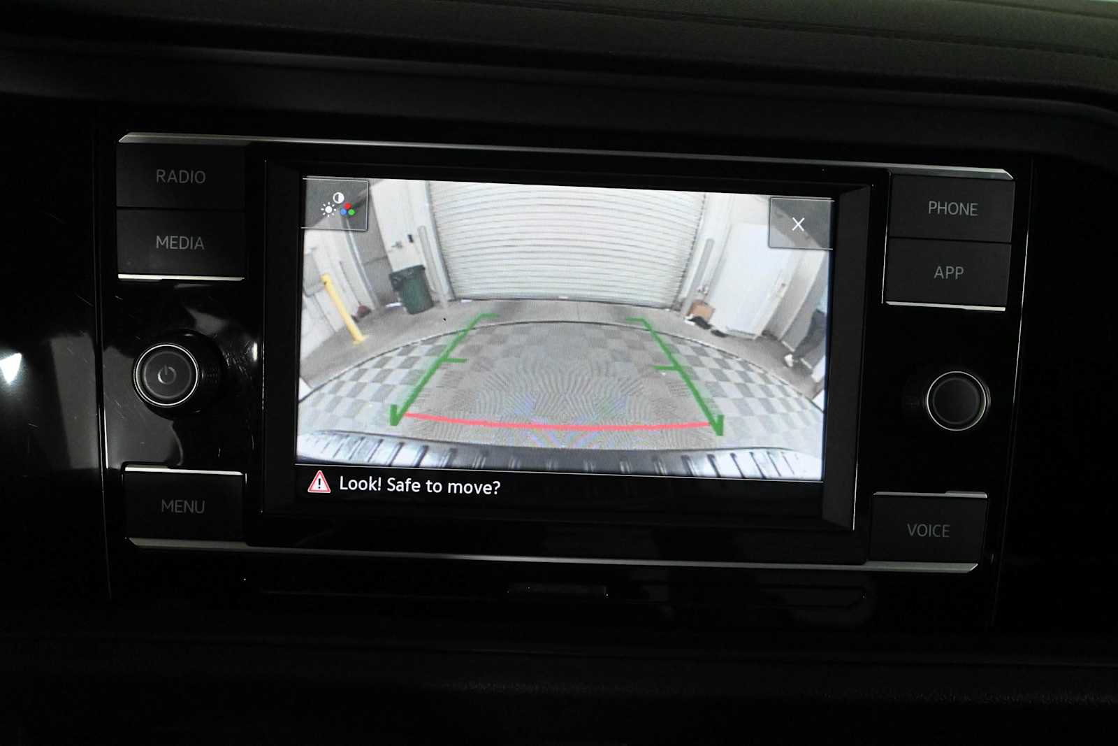 Certified 2023 Volkswagen Jetta SE w/ Panoramic Sunroof Package FWD image 5