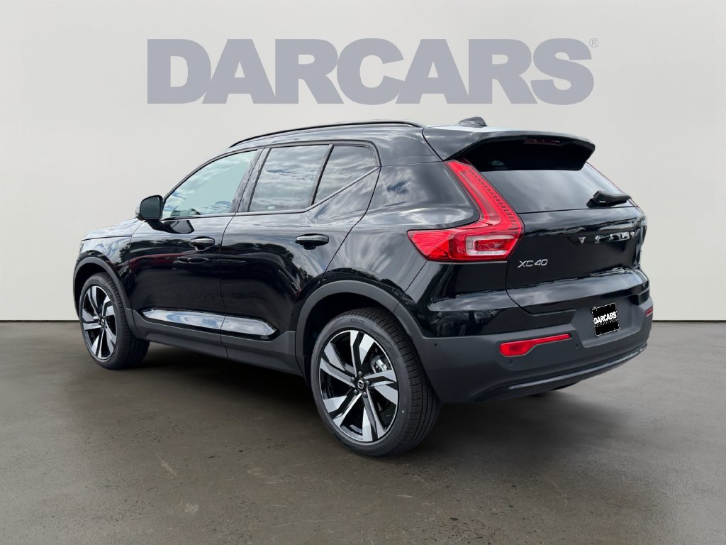 New 2026 Volvo XC40 B5 Plus w/ Climate Package AWD/4WD image 3