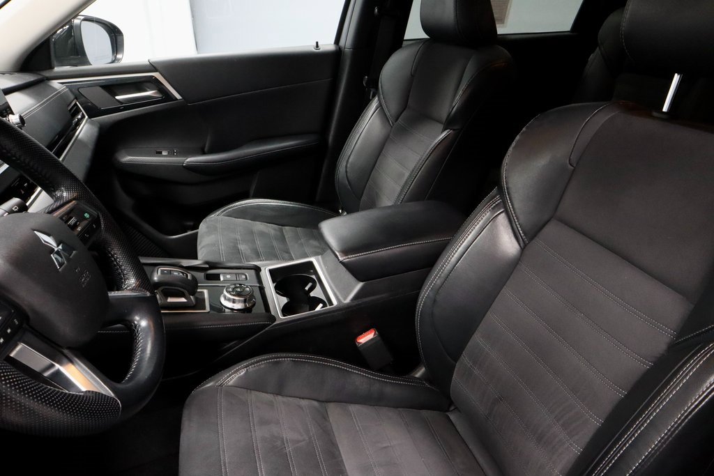 Used 2022 Mitsubishi Outlander SE image 22