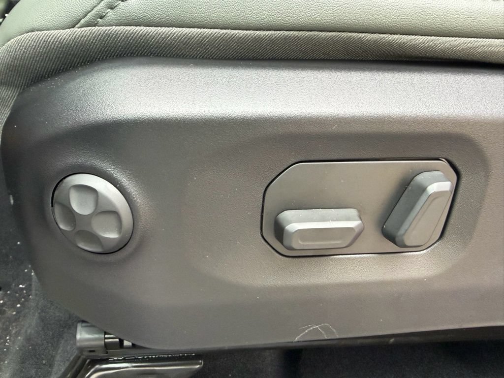 New 2026 Jeep Gladiator Mojave w/ Steel Bumper Group AWD/4WD image 15