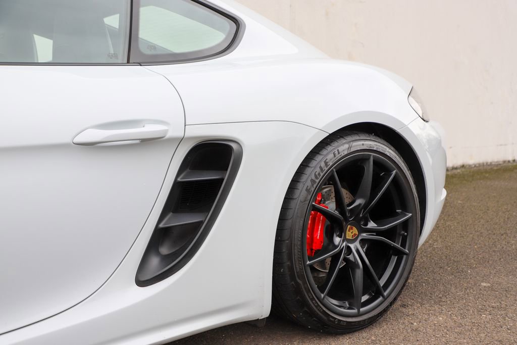 Used 2018 Porsche 718 Cayman GTS image 30