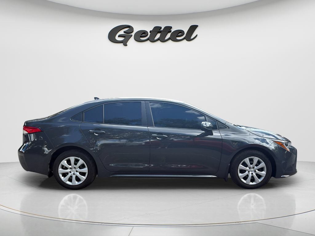 Used 2025 Toyota Corolla LE FWD image 4