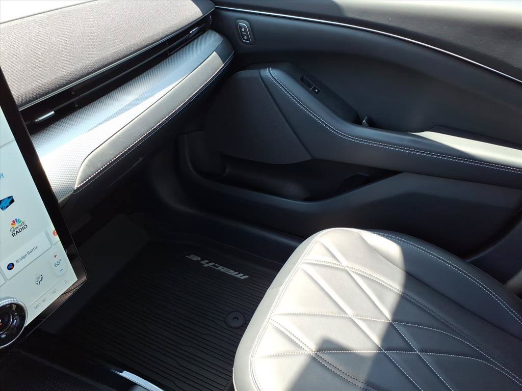 New 2023 Ford Mustang Mach-E Premium AWD/4WD image 39
