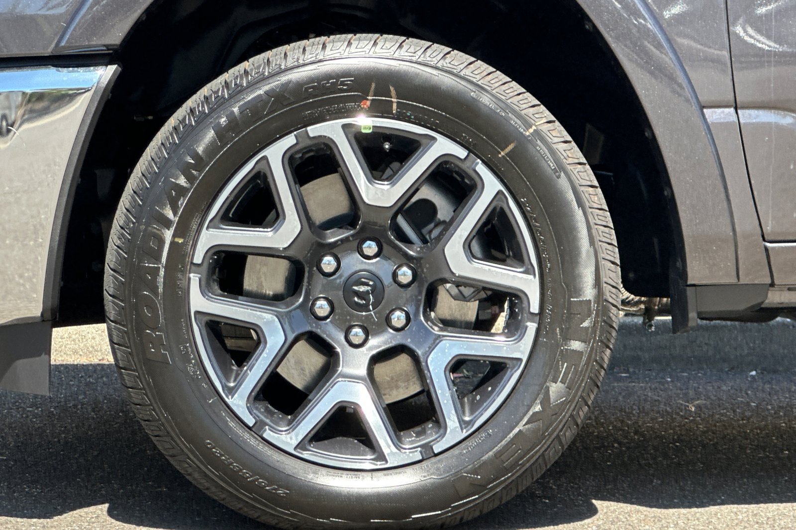 New 2026 RAM 1500 Laramie AWD/4WD image 24