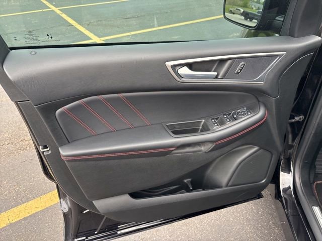 Used 2023 Ford Edge ST-Line AWD/4WD image 24