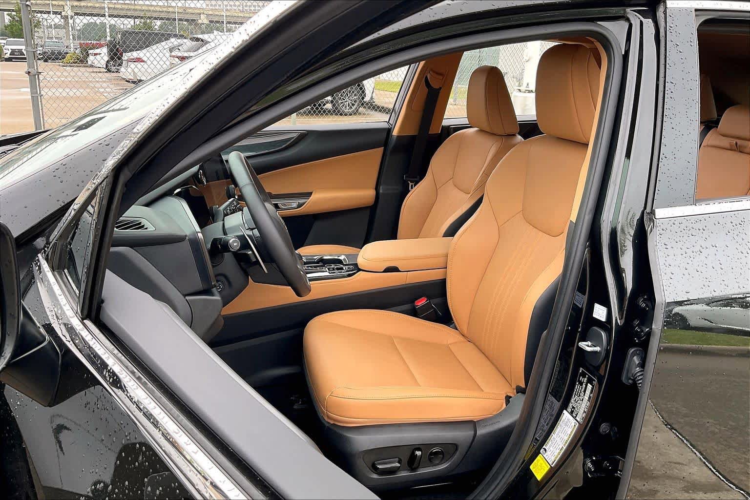 Used 2024 Lexus NX 250 FWD image 7