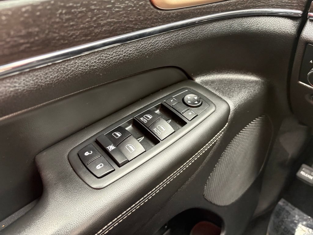 Used 2014 Jeep Grand Cherokee Limited w/ Trailer Tow Group IV AWD/4WD image 21