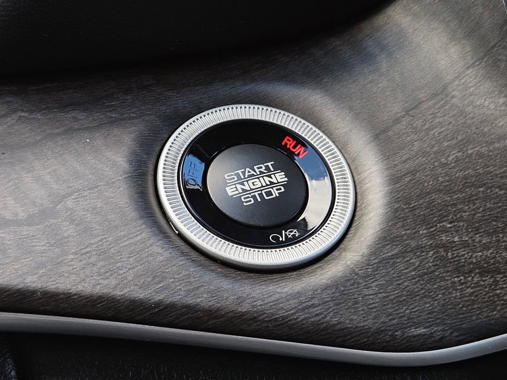 New 2025 Jeep Grand Cherokee Limited image 23