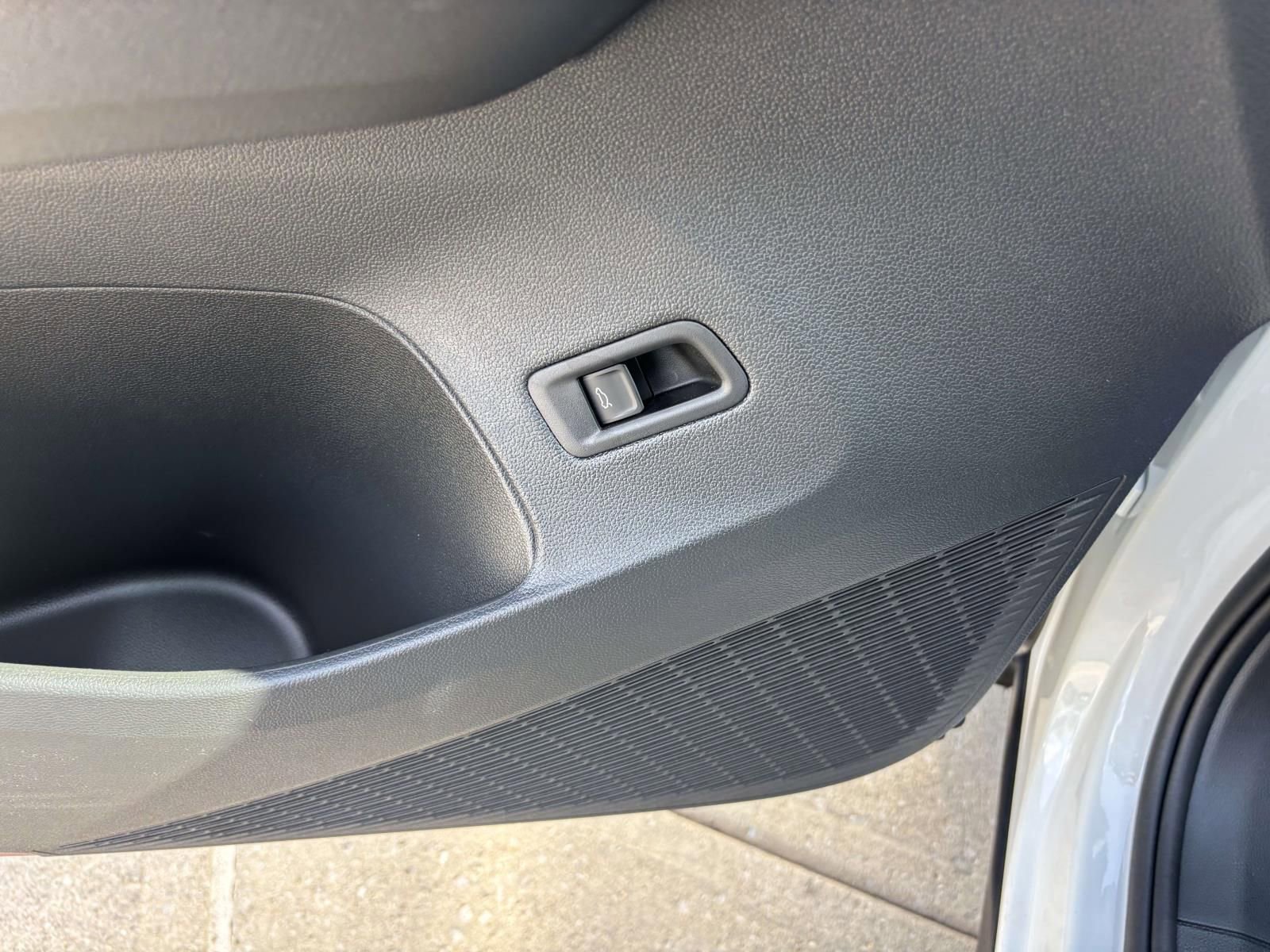 New 2026 Volkswagen Atlas SE image 14