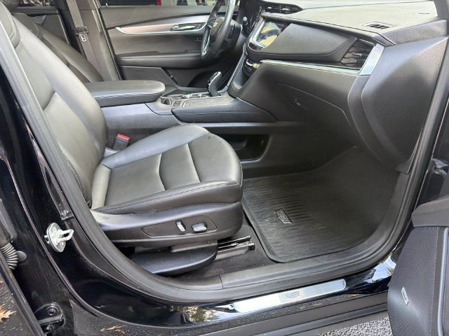 Certified 2024 Cadillac XT6 Luxury w/ LPO, Floor Liner Package AWD/4WD image 13