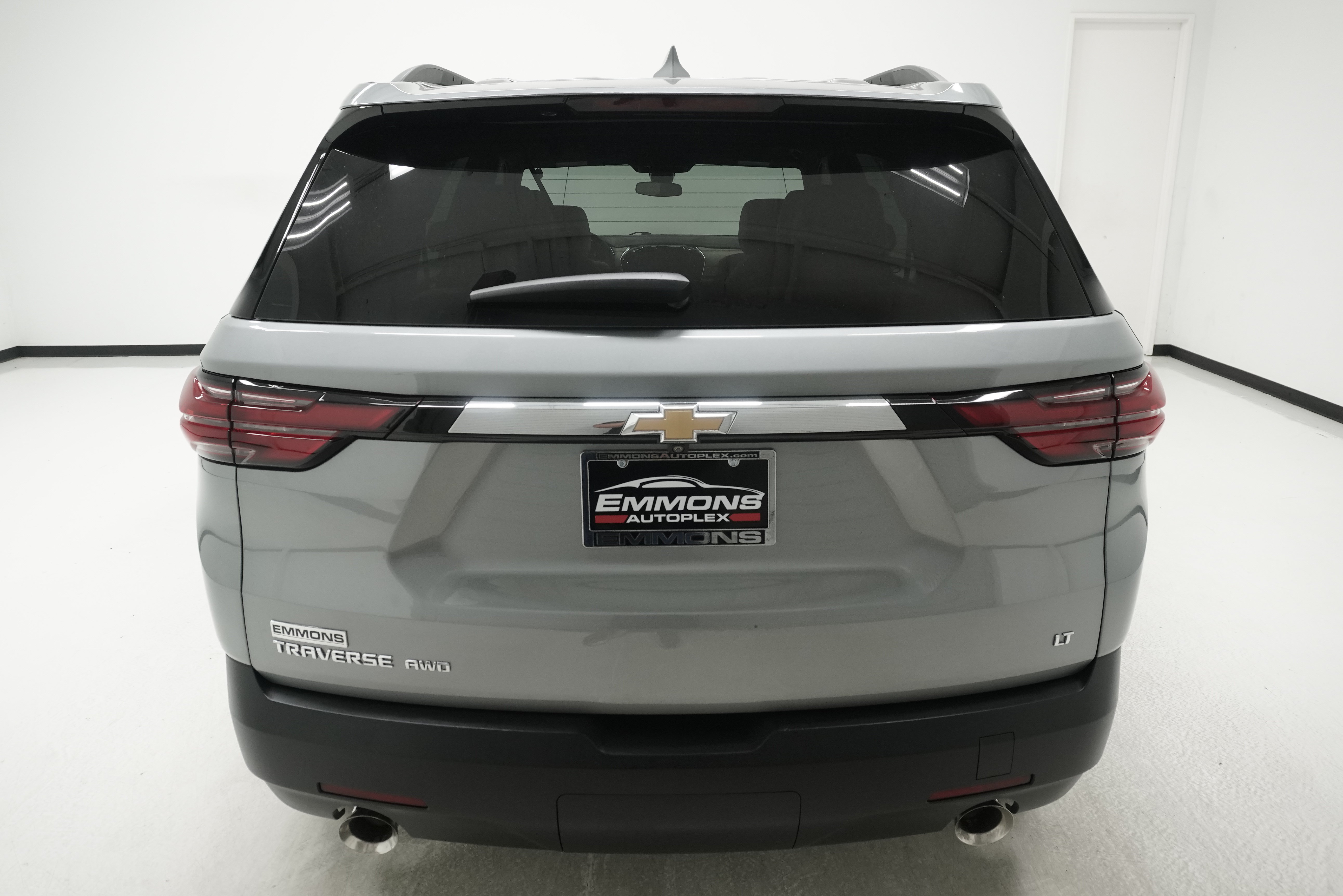 Used 2023 Chevrolet Traverse LT w/ LPO, Cargo Package AWD/4WD image 5