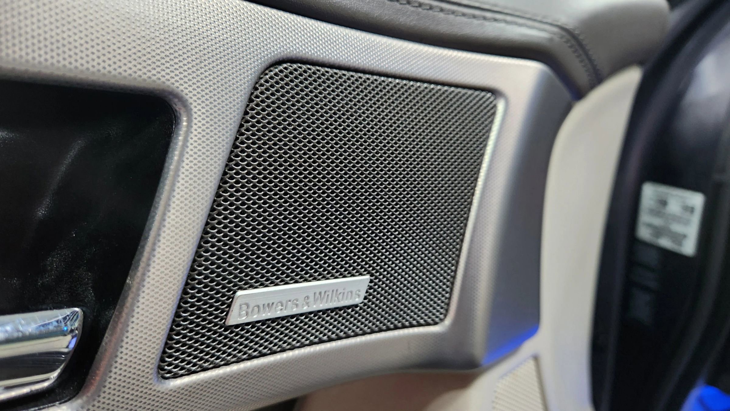 Used 2011 Jaguar XF Portfolio image 13