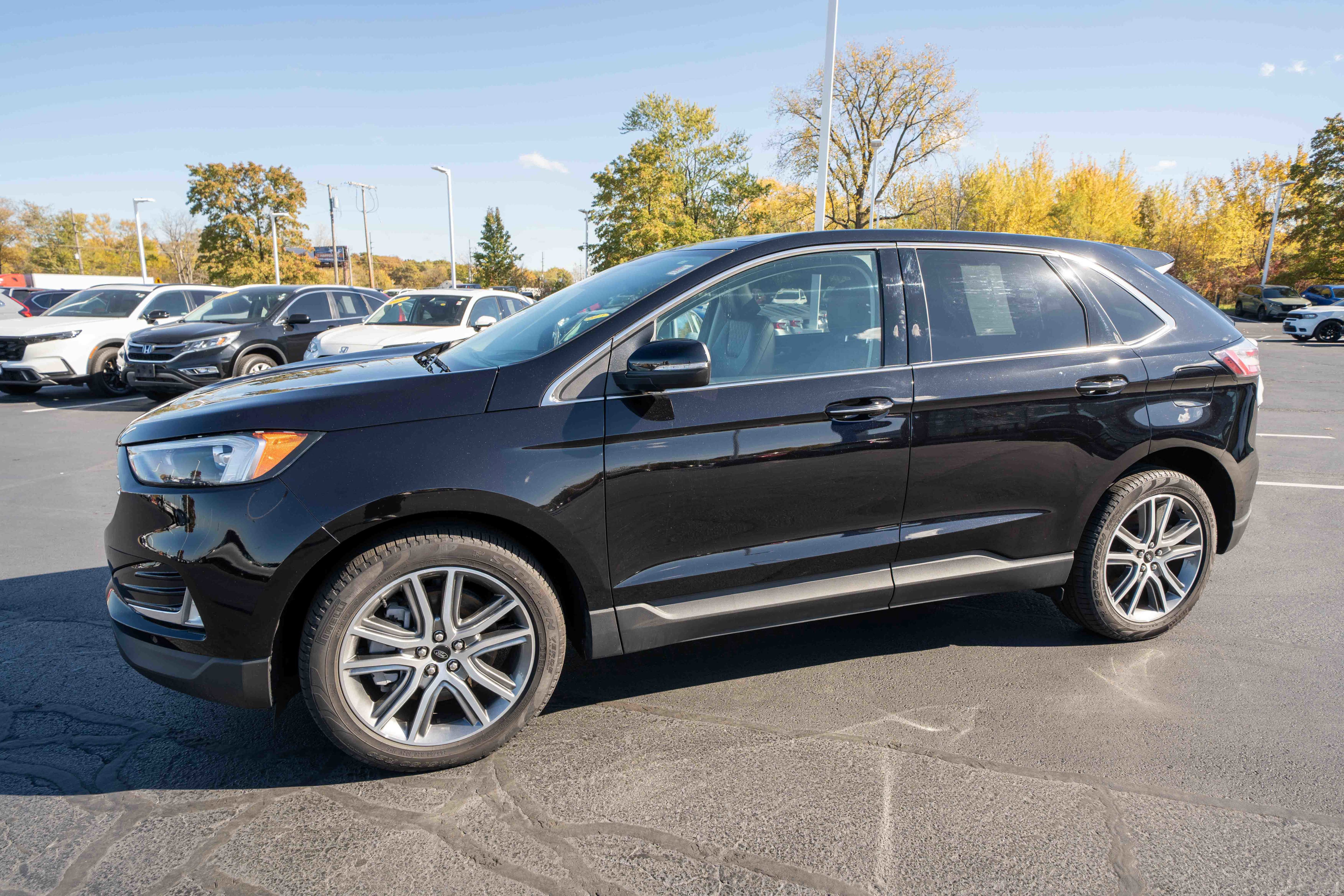 Used 2024 Ford Edge Titanium image 3
