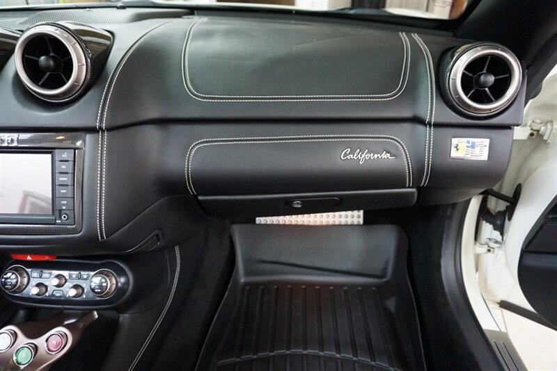 Used 2014 Ferrari California RWD image 18
