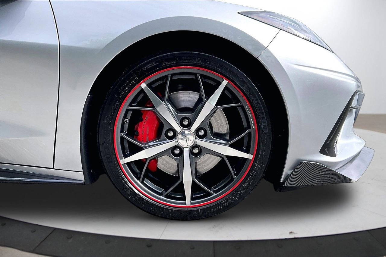 Used 2020 Chevrolet Corvette Stingray Coupe w/ Z51 Performance Package RWD image 31