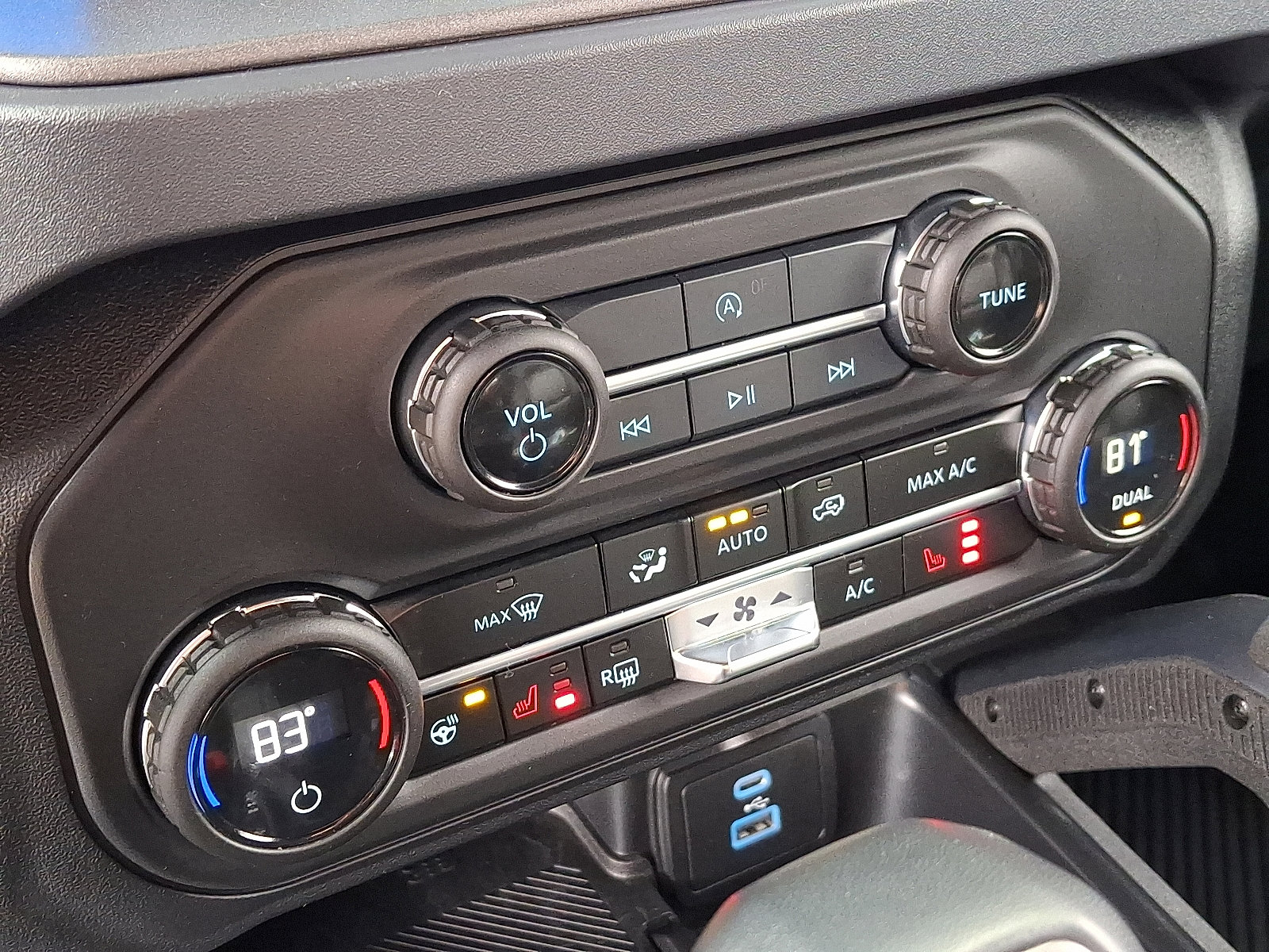 Used 2025 Ford Bronco Badlands w/ Sasquatch Package image 16